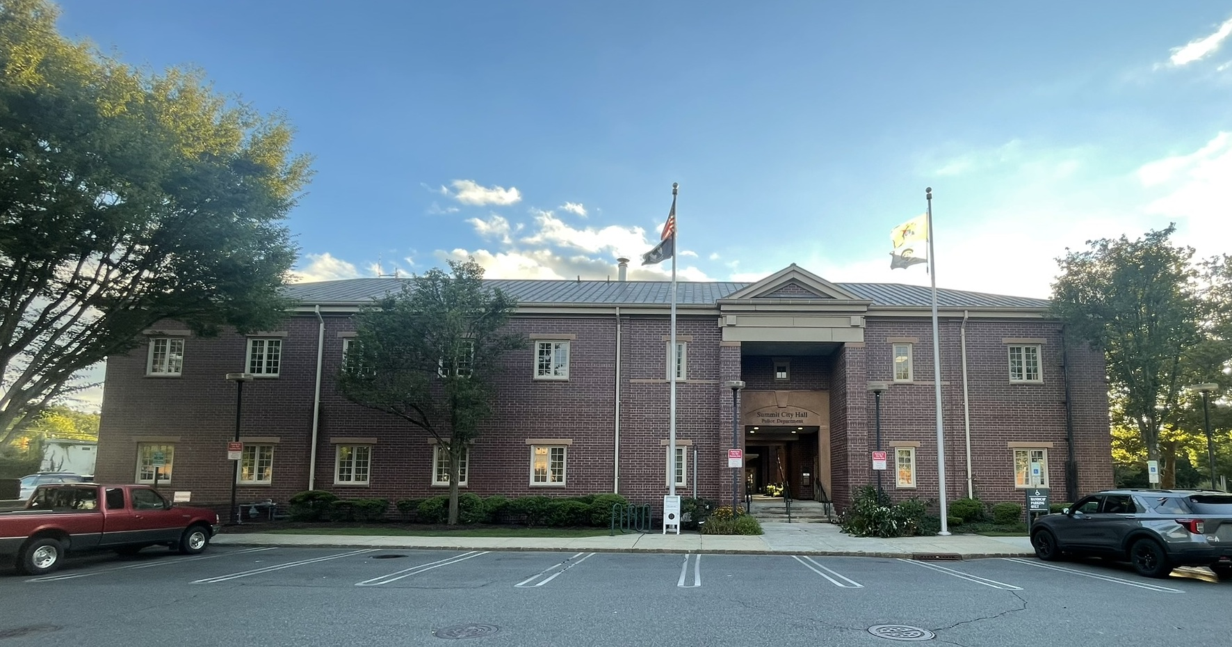 Summit City Hall, New Jersey